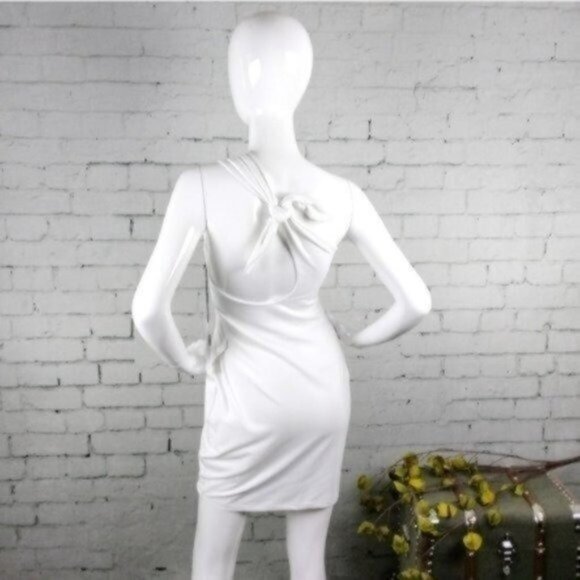 Susana Monaco One Shoulder Back Tie Book In Sugar White Medium - Picture 4 of 7